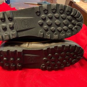 Womans Sorel boots.  In very good shape.  They need new liners.